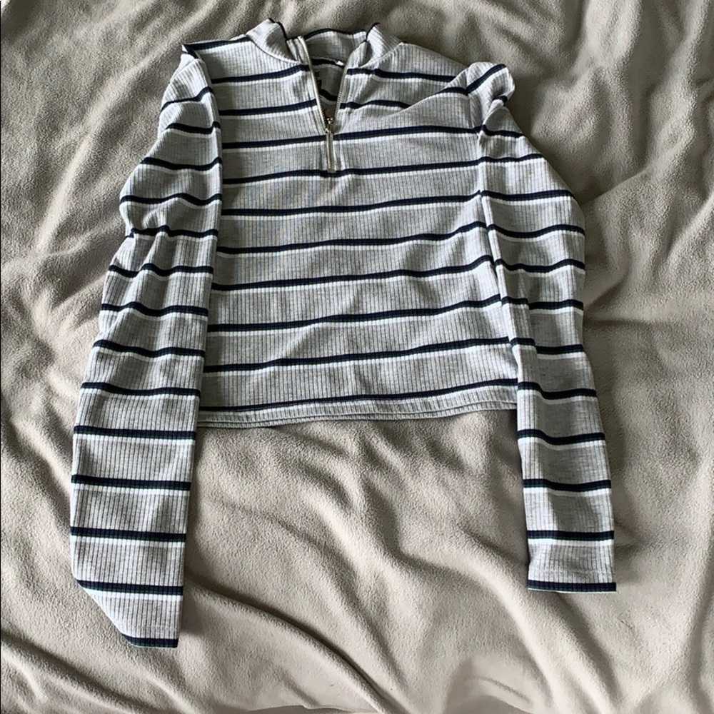 worn once. super comfortable! excellent condition!